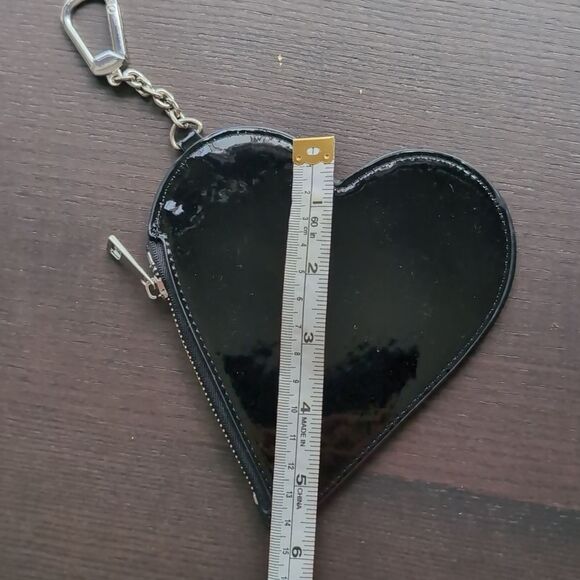 COPY - Black Heart shaped coin pouch with a clip keychain - Picture 3 of 5